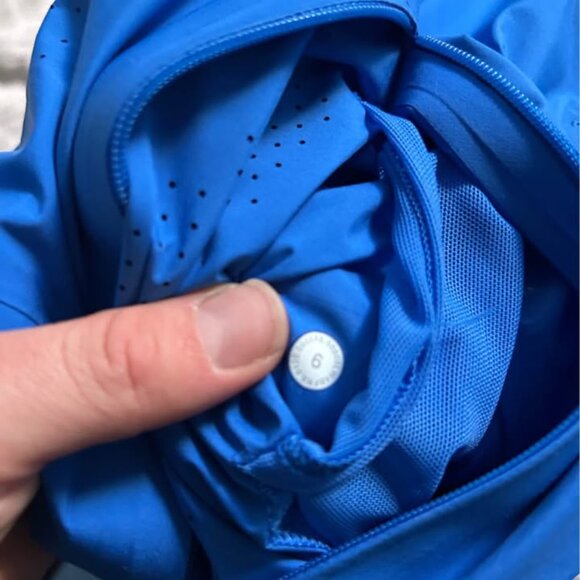 Lululemon Rain chaser Rain Jacket (Size 6) - Picture 7 of 7